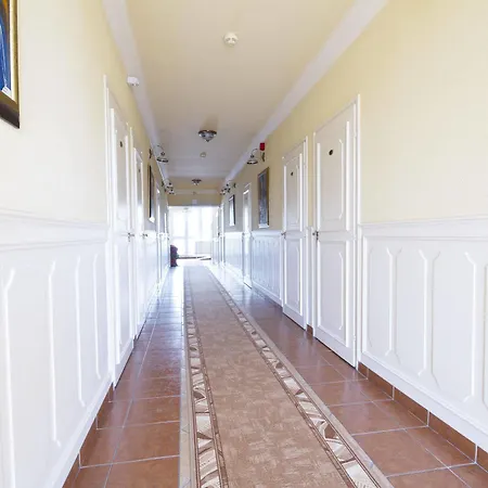 فندق Alfa Art 3*