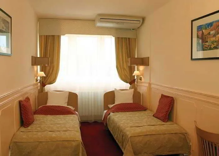 Alfa Art Hotel 3*