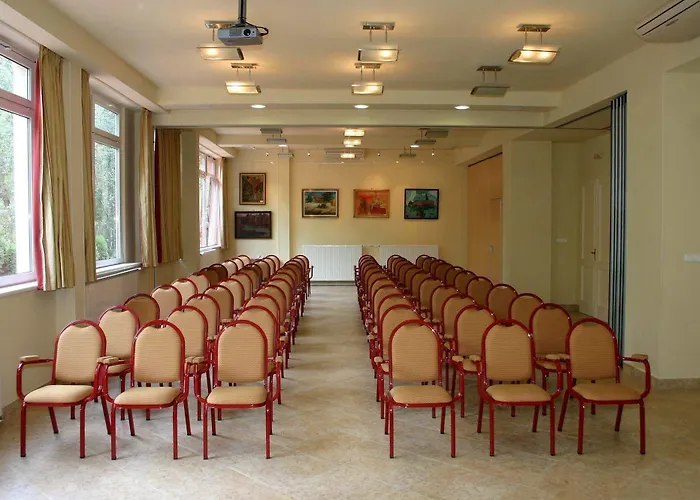 Alfa Art Hotel 3*